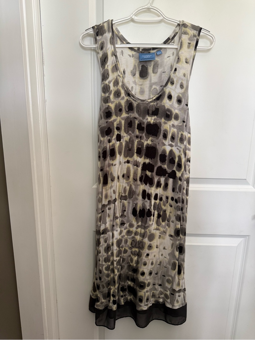 Vera Wang Scoop Neck Midi Dress in Black, Gray, Cream